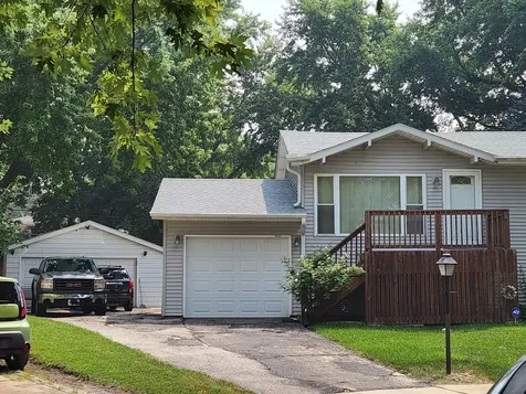 125 Egan Court Streamwood IL 60107