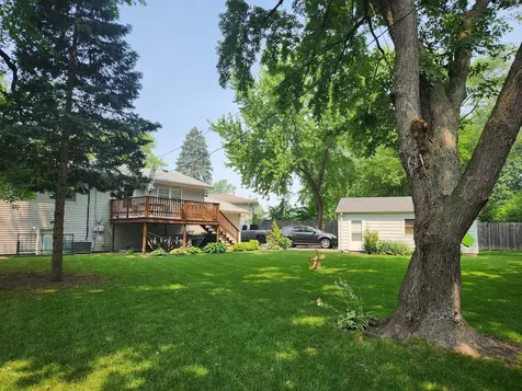 125 Egan Court Streamwood IL 60107