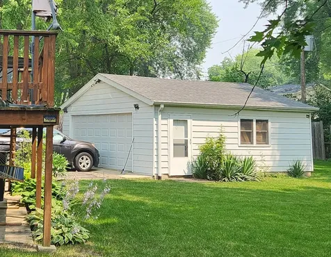 125 Egan Court Streamwood IL 60107