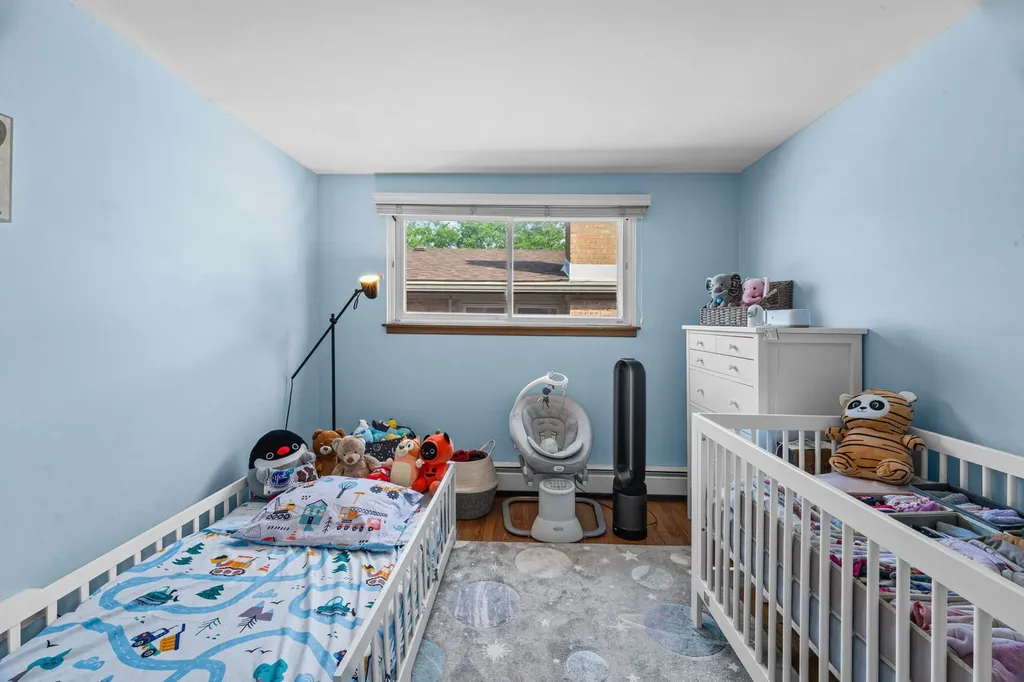 6811 North Olmsted Avenue Chicago IL 60631