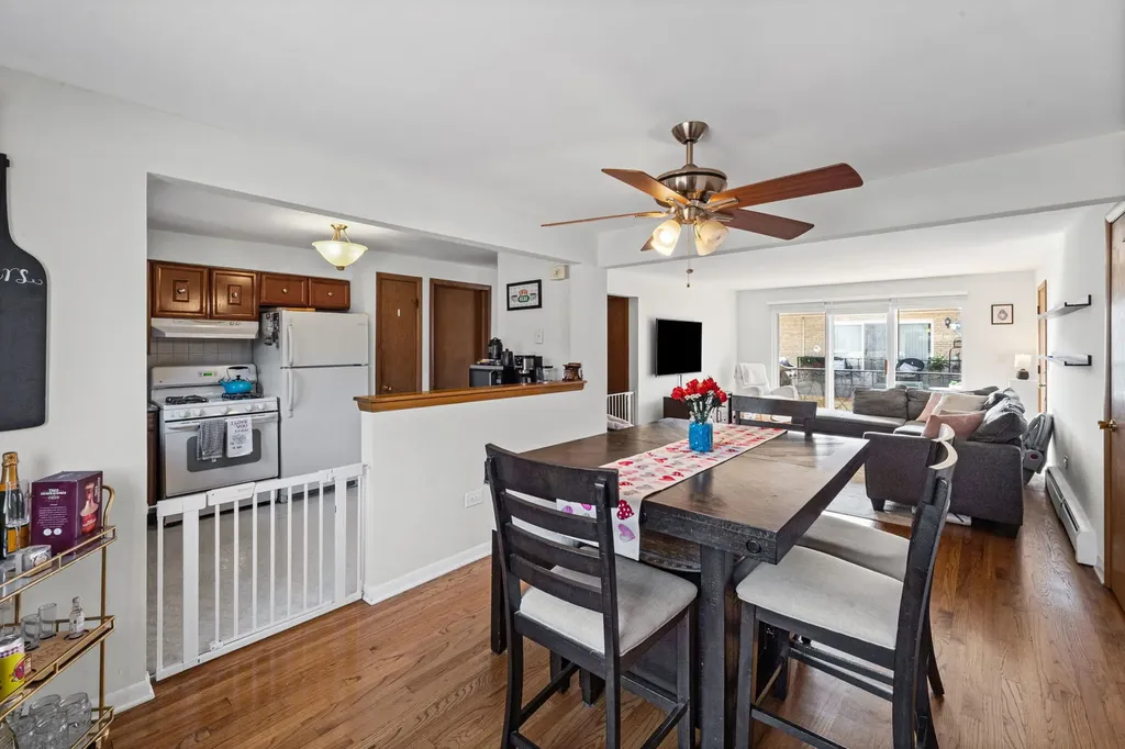 6811 North Olmsted Avenue Chicago IL 60631