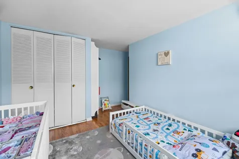 6811 North Olmsted Avenue Chicago IL 60631