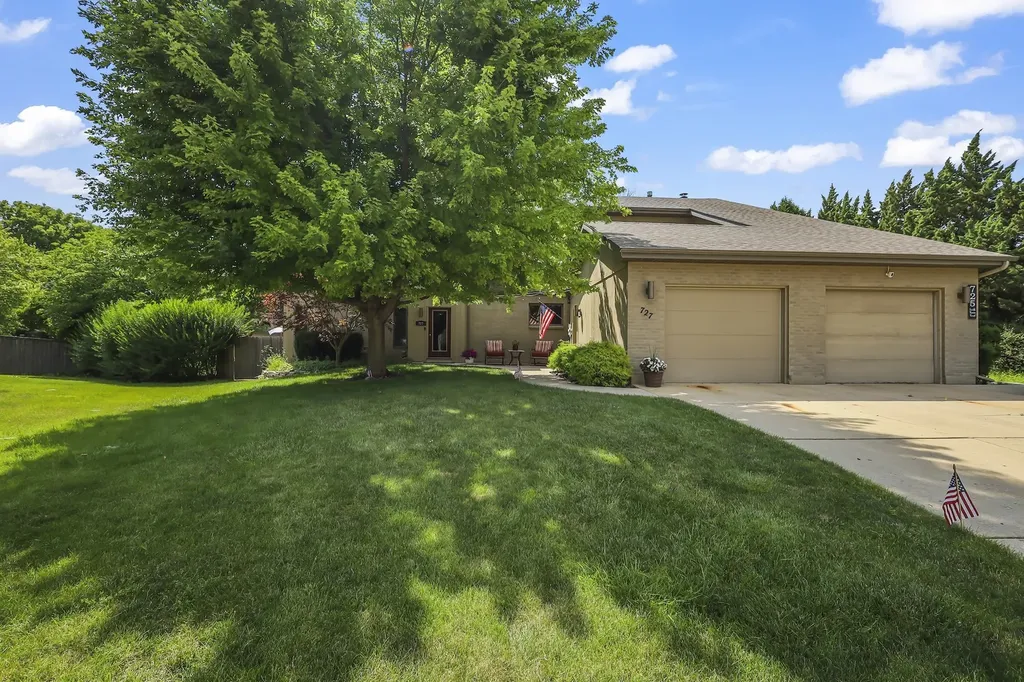 727 S Raven Road Shorewood IL 60404