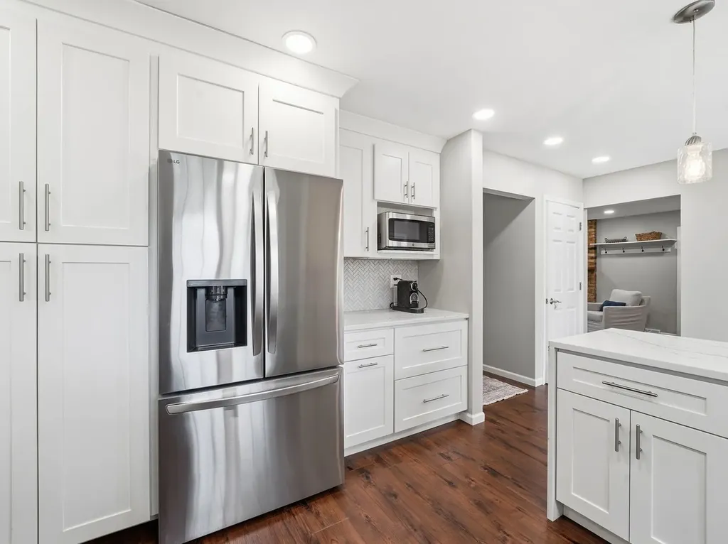 916 Stratford Lane Downers Grove IL 60516