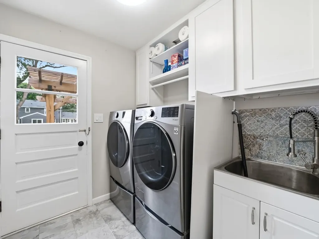 916 Stratford Lane Downers Grove IL 60516