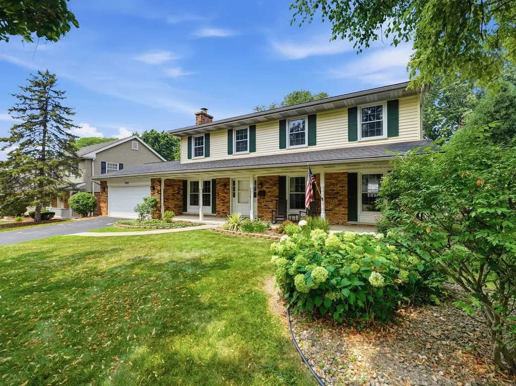916 Stratford Lane Downers Grove IL 60516