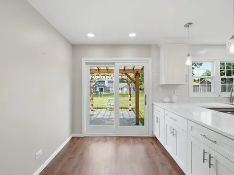 916 Stratford Lane Downers Grove IL 60516