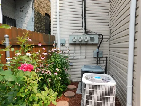 2329 West Mclean Avenue Chicago IL 60647
