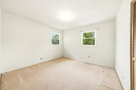 333 Beau Drive Des Plaines IL 60016