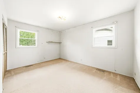 333 Beau Drive Des Plaines IL 60016