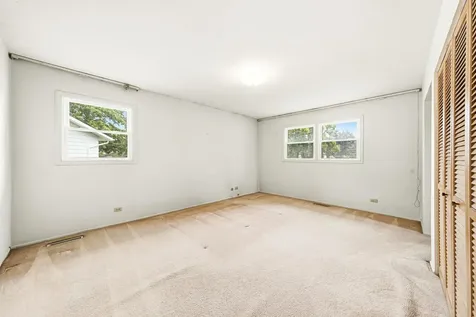 333 Beau Drive Des Plaines IL 60016