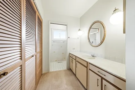 333 Beau Drive Des Plaines IL 60016