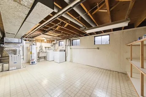 333 Beau Drive Des Plaines IL 60016
