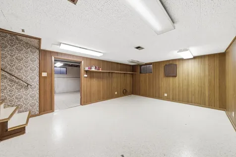 333 Beau Drive Des Plaines IL 60016