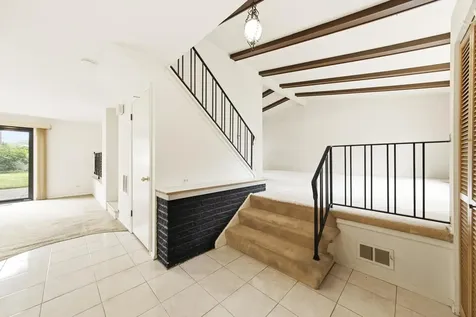 333 Beau Drive Des Plaines IL 60016