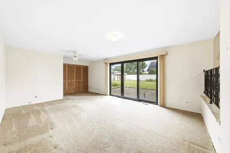 333 Beau Drive Des Plaines IL 60016