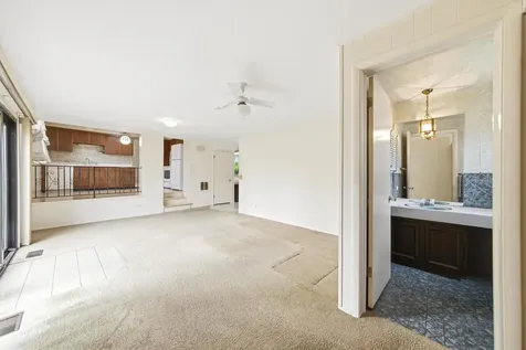333 Beau Drive Des Plaines IL 60016