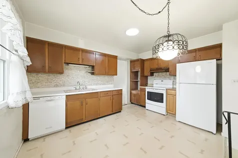 333 Beau Drive Des Plaines IL 60016