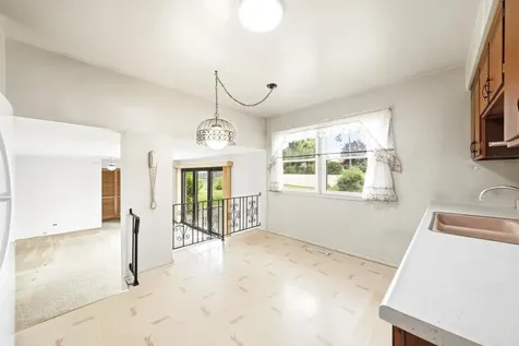 333 Beau Drive Des Plaines IL 60016