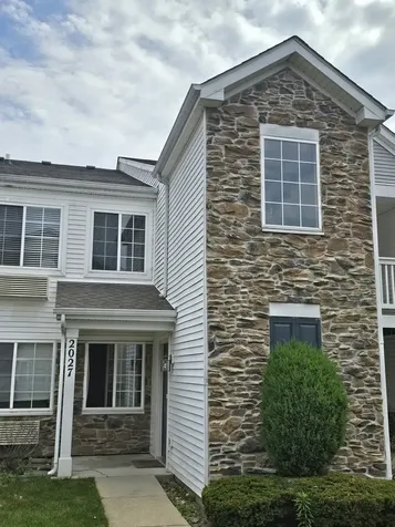 2027 Silverstone Drive Carpentersville IL 60110