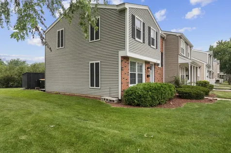 818 Lexington Circle Hanover Park IL 60133