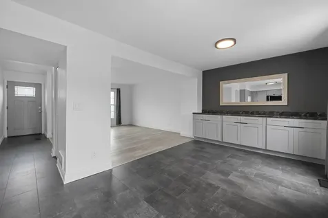 818 Lexington Circle Hanover Park IL 60133