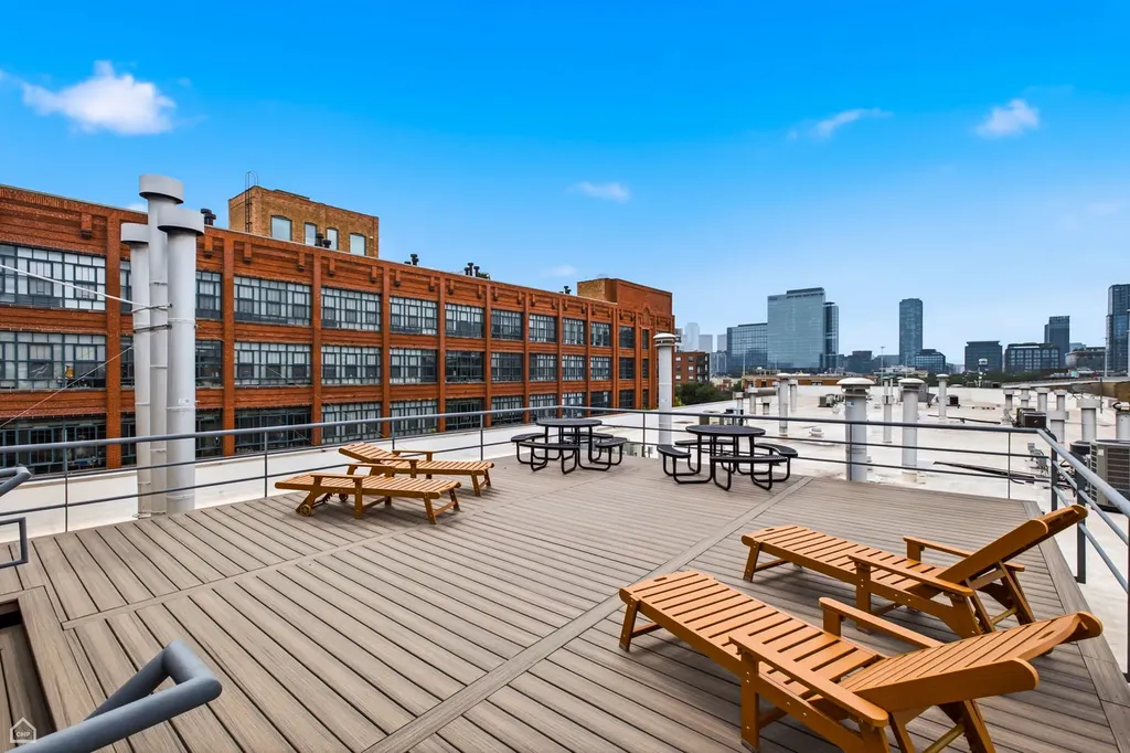 939 West Huron Street Chicago IL 60642
