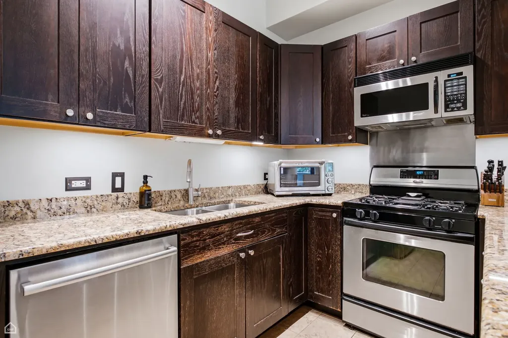 939 West Huron Street Chicago IL 60642