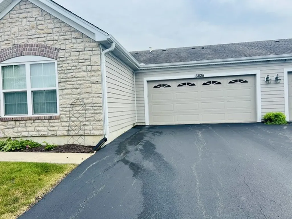 16625 South Fox Run Circle Plainfield IL 60586