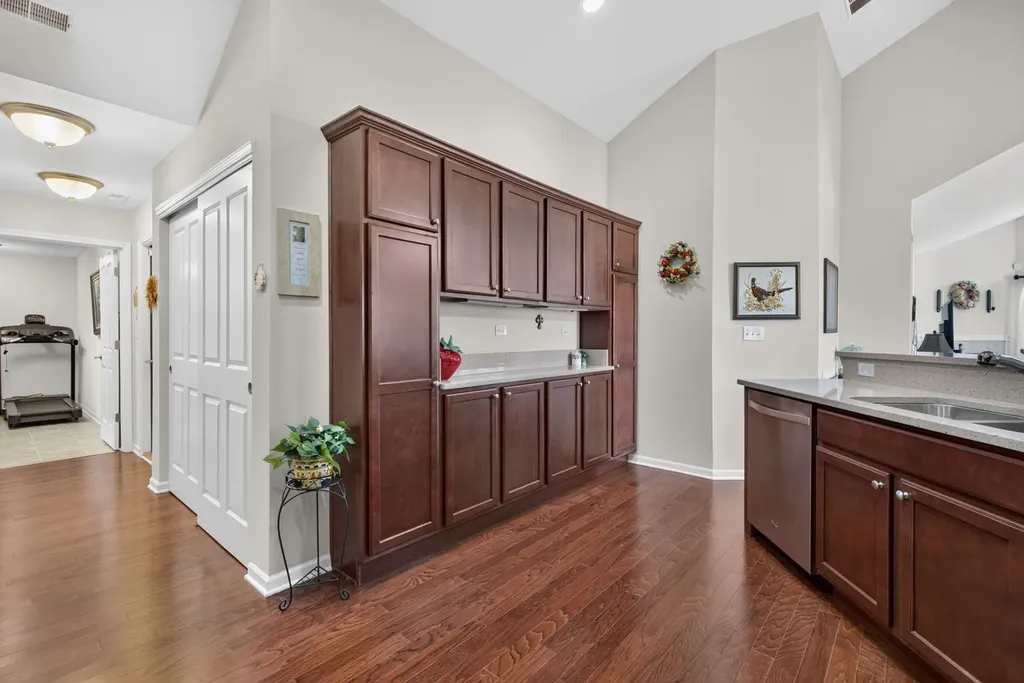 16625 South Fox Run Circle Plainfield IL 60586