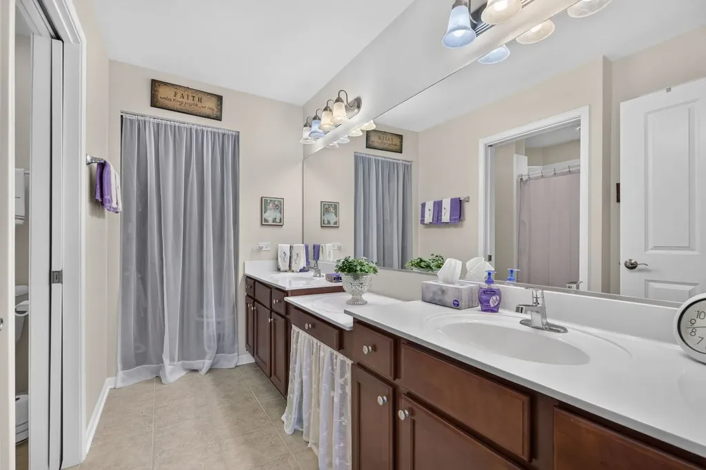 16625 South Fox Run Circle Plainfield IL 60586