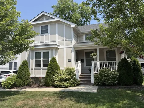 627 North Arlington Heights Road Arlington Heights IL 60004