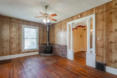 105 7TH Street Lincoln IL 62656