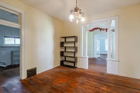 105 7TH Street Lincoln IL 62656