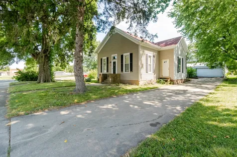 105 7TH Street Lincoln IL 62656