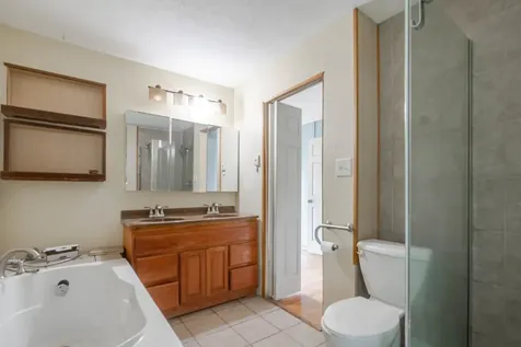 105 7TH Street Lincoln IL 62656