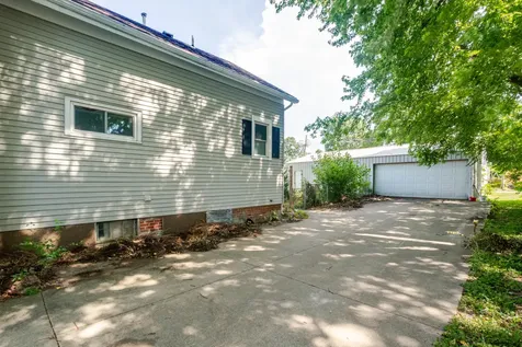 105 7TH Street Lincoln IL 62656