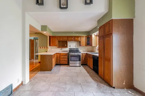 105 7TH Street Lincoln IL 62656