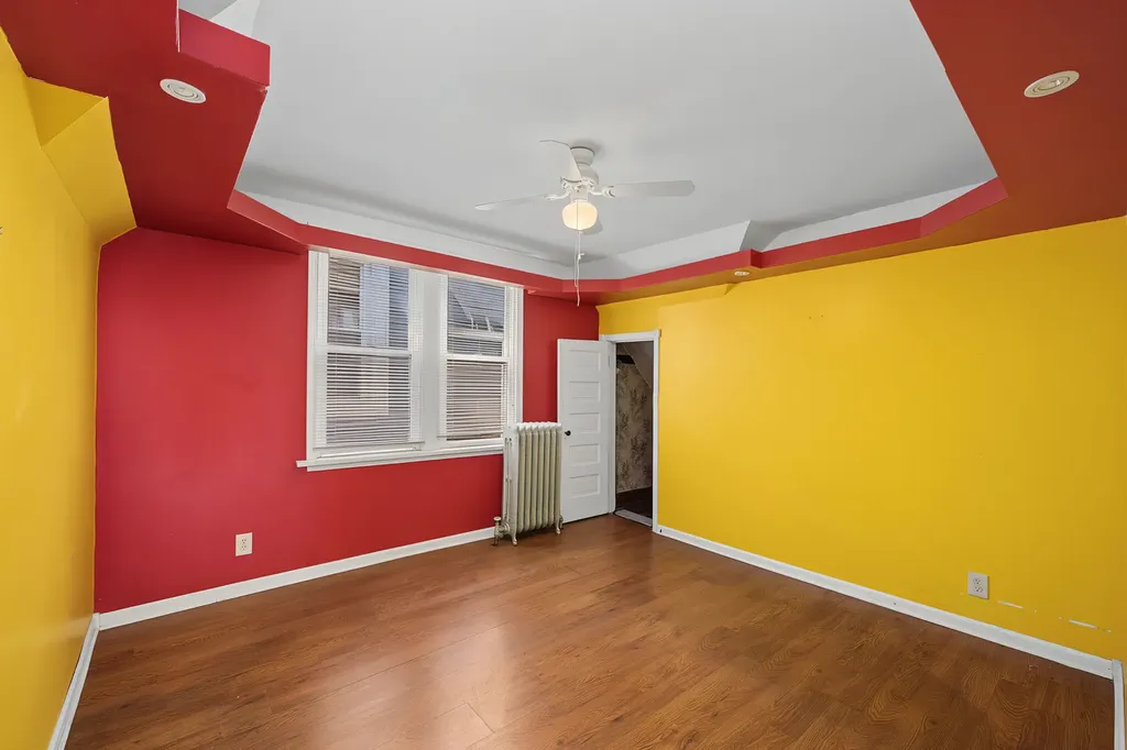 9860 South Avenue H Chicago IL 60617