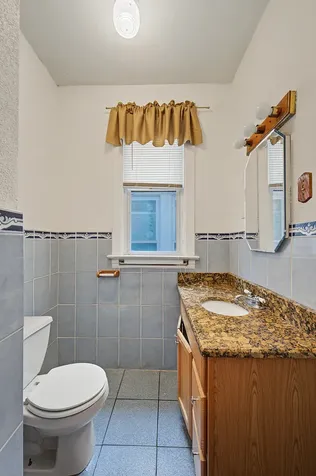 9860 South Avenue H Chicago IL 60617