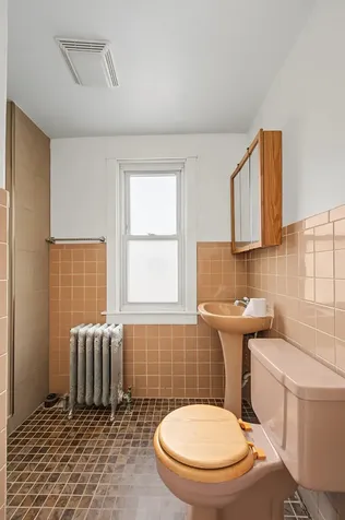 9860 South Avenue H Chicago IL 60617