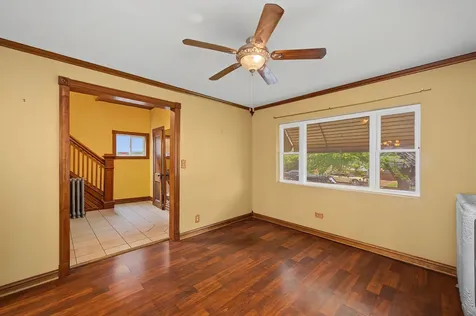 9860 South Avenue H Chicago IL 60617