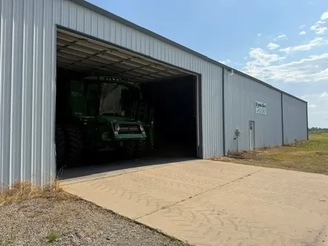 405 South Teeter Street Oakland IL 61943