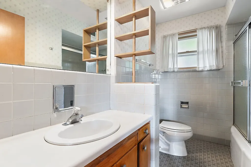 6145 North Keating Avenue Chicago IL 60646