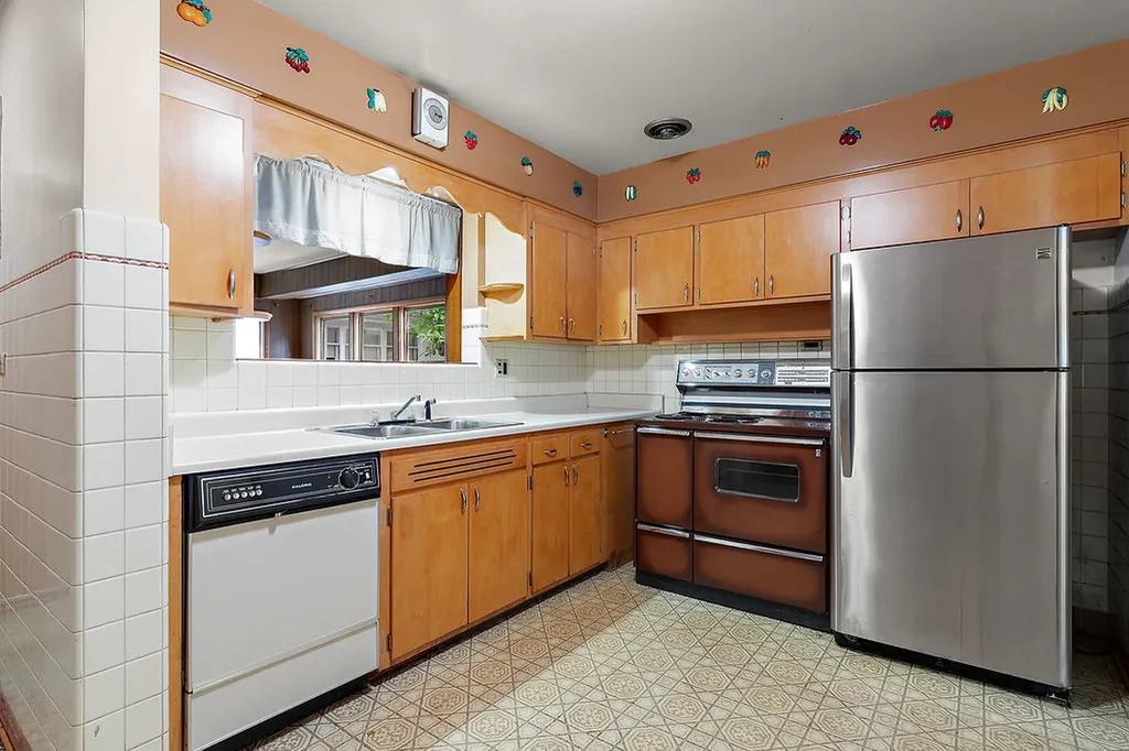 6145 North Keating Avenue Chicago IL 60646