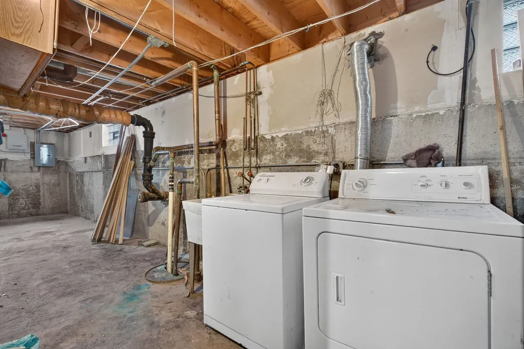 7768 South Luella Avenue Chicago IL 60649