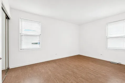 7768 South Luella Avenue Chicago IL 60649