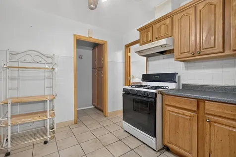 7768 South Luella Avenue Chicago IL 60649