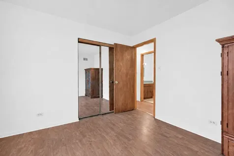 7768 South Luella Avenue Chicago IL 60649