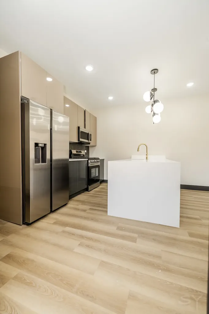 5637-43 South Prairie Avenue Chicago IL 60637